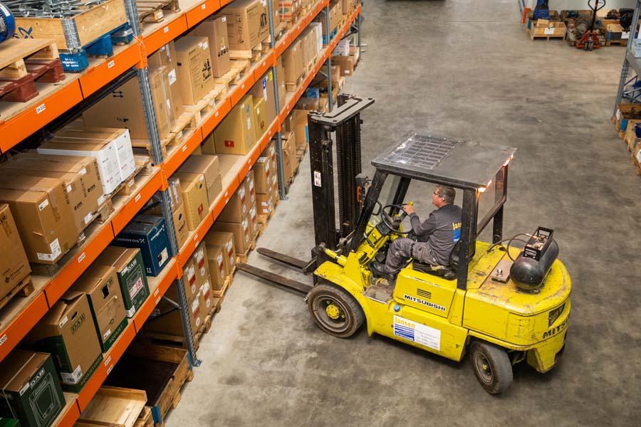 Veilig laden en lossen van pompen en onderdelen